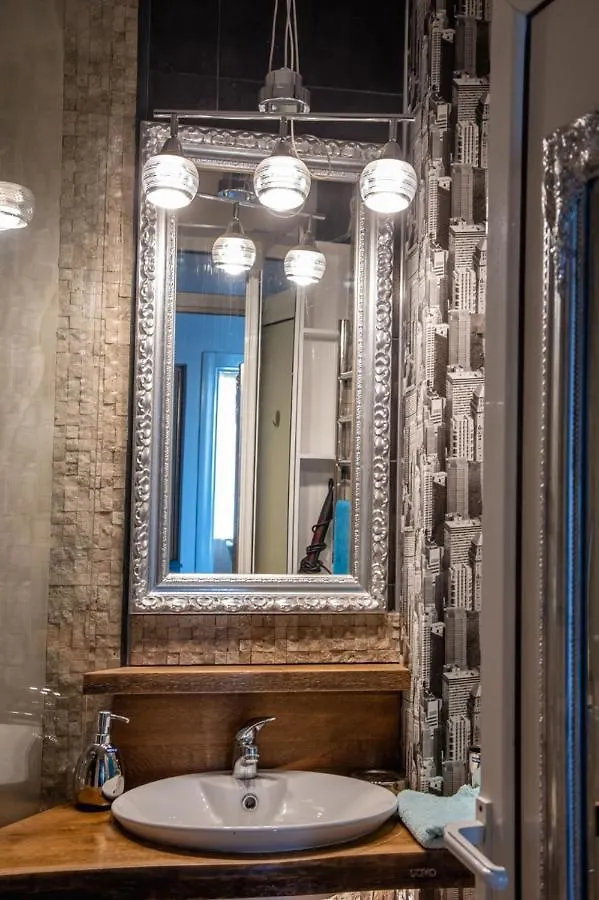 Art Luxury Apartment Burgas 0*,